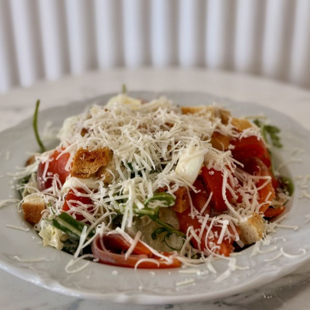 Салат «Цезарь с семгой»