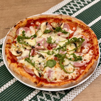 Пицца с ветчиной и грибами 30 см 